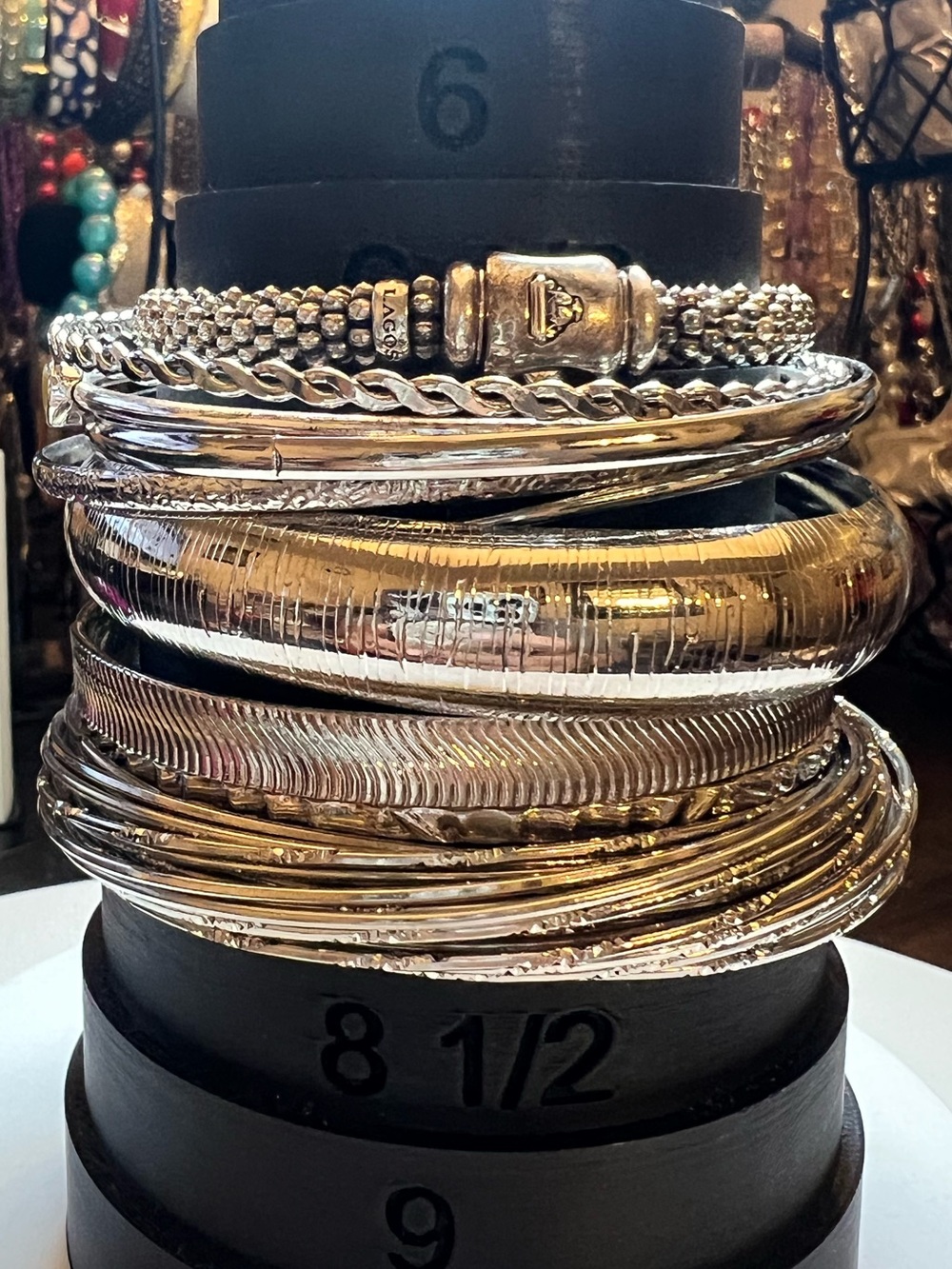Lot of Silver Tone Bangle Bracelets - Lot 004 - Picture 3 of 3